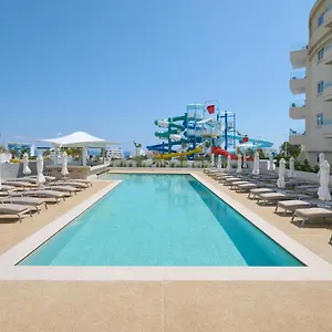 Sunrise Oasis & Waterpark מלון